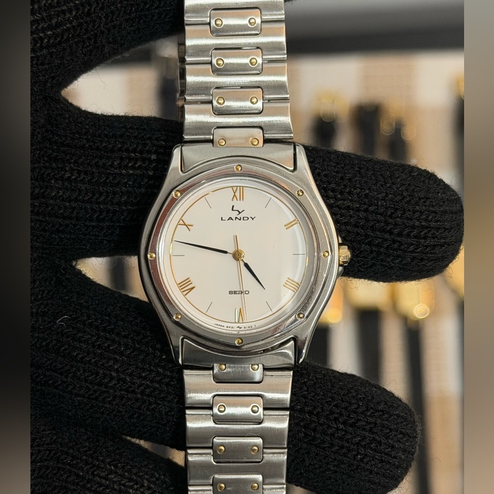 Vintage 1987 Seiko Quartz Landy [Roman Dial] 5P31-6130 Watch
Very Good Condition - Picture 1 of 8